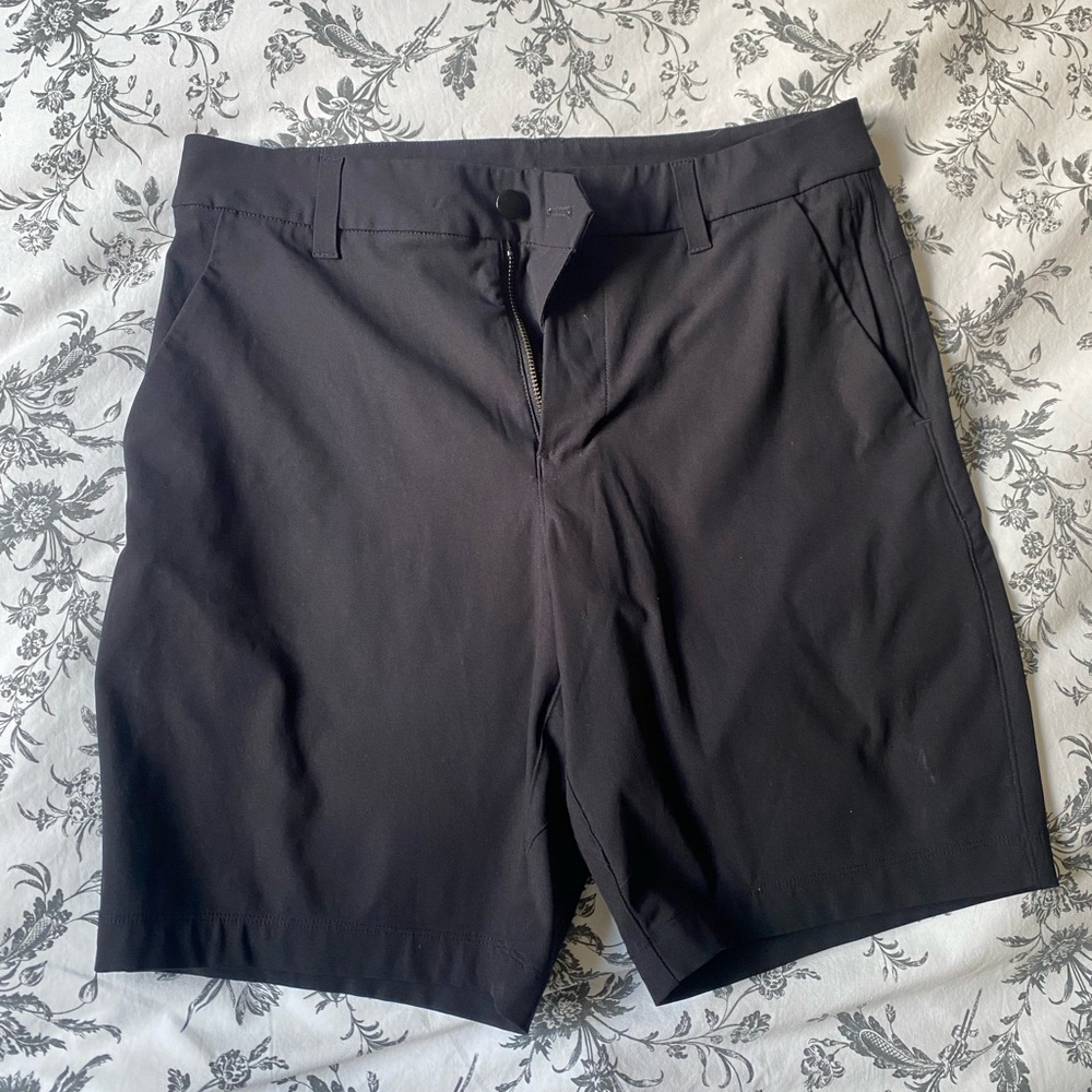 Lululemon men’s golf shorts